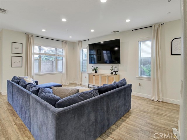 Detail Gallery Image 32 of 47 For 6313 Rancho Parada Rd, Paramount,  CA 90723 - 3 Beds | 2/1 Baths