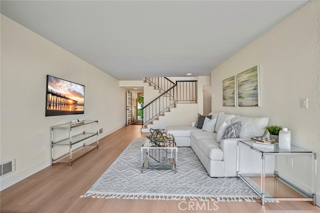54 Cresta Verde Drive, Rolling Hills Estates CA: https://media.crmls.org/medias/b89cdc65-c83d-4b9e-bd82-bdd63c6f7617.jpg