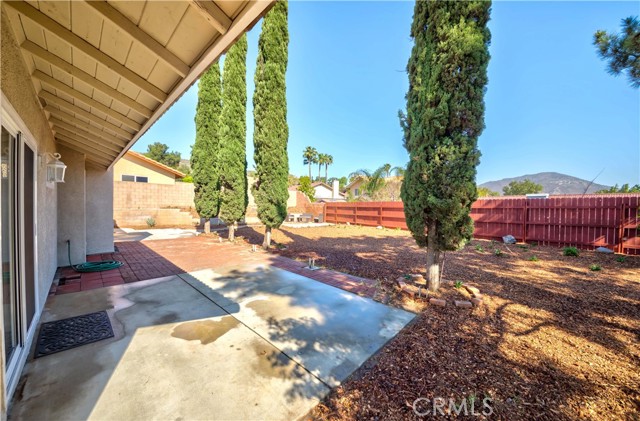 6923 Sundown Drive, Jurupa Valley CA: https://media.crmls.org/medias/b89d2bc4-1641-4273-807a-09d5f7c133ee.jpg
