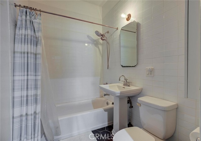 571 W 17th Street, San Pedro CA: https://media.crmls.org/medias/b89d63e5-58c5-48fe-afe6-bc963d58cc61.jpg