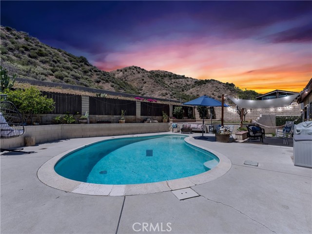 Detail Gallery Image 17 of 26 For 29351 Abelia Rd, Canyon Country,  CA 91387 - 3 Beds | 2 Baths