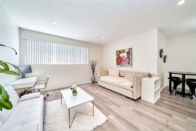 Detail Gallery Image 1 of 1 For 400 S La Fayette Park Pl #304,  Los Angeles,  CA 90057 - 0 Beds | 1 Baths