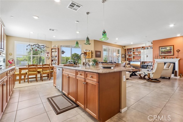 5562 Corte Portico, Hemet, CA 92545 photo 9