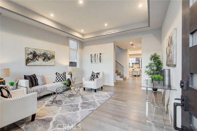 206 Juanita Avenue, Redondo Beach, California 90277, 4 Bedrooms Bedrooms, ,3 BathroomsBathrooms,Residential,Sold,Juanita,PV20030908