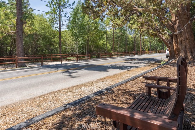 42668 Sonoma Drive, Big Bear Lake CA: https://media.crmls.org/medias/b89ef738-b63b-44e0-81f0-d03e58f599e3.jpg