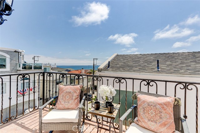 Detail Gallery Image 6 of 36 For 3101 Alma Ave, Manhattan Beach,  CA 90266 - 3 Beds | 3/1 Baths