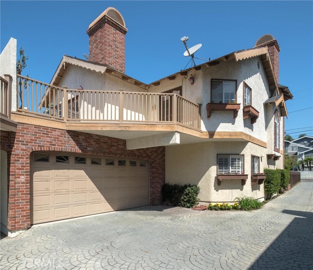 2204 Clark Lane, Redondo Beach, California 90278, 3 Bedrooms Bedrooms, ,2 BathroomsBathrooms,Residential,Sold,Clark,SB24167558