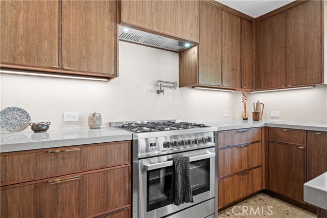 Detail Gallery Image 18 of 40 For 2957 Royal Palm Dr, Costa Mesa,  CA 92626 - 3 Beds | 2 Baths