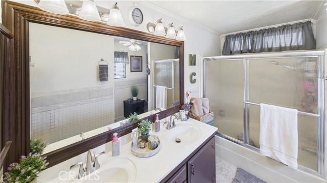 1417 Village Street, Redlands CA: https://media.crmls.org/medias/b8a16fa2-e18e-4c46-a643-aff2945fb16b.jpg