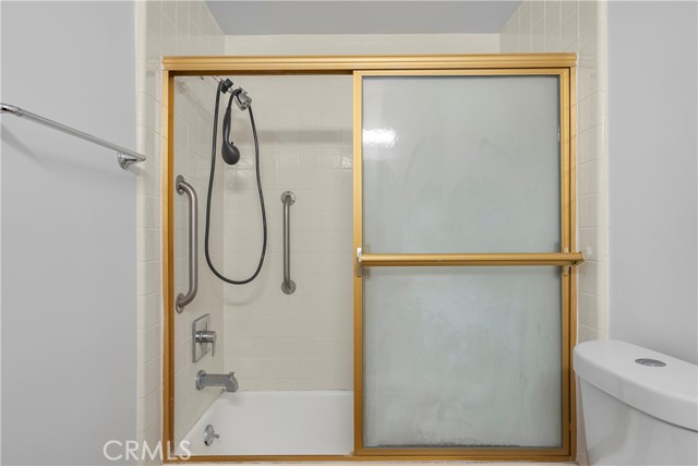 5429 Newcastle Avenue, Encino CA: https://media.crmls.org/medias/b8a203c8-a3f9-4b87-952a-60da90c4ceb0.jpg