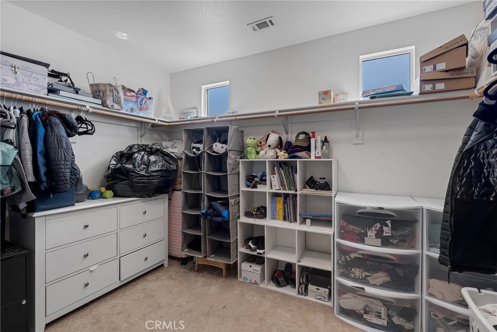 https://media.crmls.org/medias/b8a2f17b-1109-4421-8ad2-184c9097d348.jpg?preset=X-Large