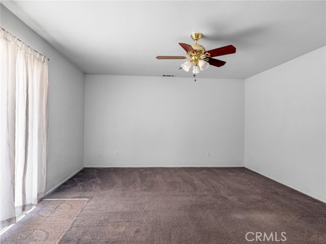 18425 Owatonna Road, Apple Valley CA: https://media.crmls.org/medias/b8a371d7-54d2-4423-82c0-d1f4cde5e4db.jpg