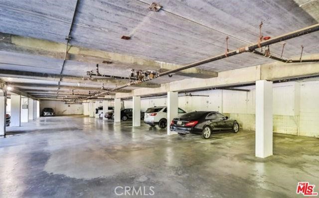 https://media.crmls.org/medias/b8a3cb22-10a6-44da-a30a-7bd58c5a20d4.jpg?preset=X-Large