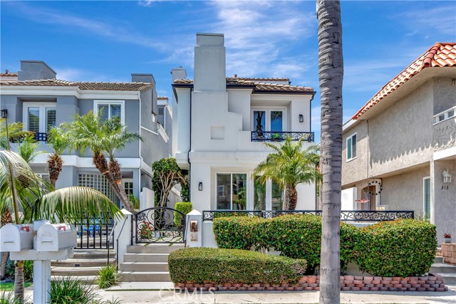 311 22nd Street, Huntington Beach CA: https://media.crmls.org/medias/b8a44861-9ee2-4265-ae4b-826829b9b7dc.jpg