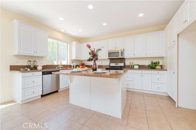 Detail Gallery Image 15 of 58 For 6031 Grace St, Chino,  CA 91710 - 4 Beds | 2/1 Baths