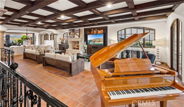 Image 20 of 54 For 445 Isabella Ter