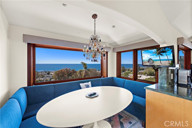 Detail Gallery Image 6 of 39 For 612 Allview Pl, Laguna Beach,  CA 92651 - 3 Beds | 3/1 Baths