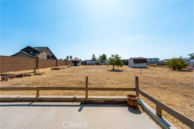 5914 Ocasa Drive, Jurupa Valley CA: https://media.crmls.org/medias/b8a54658-9ff8-46e8-8a9d-ca7753b4546e.jpg