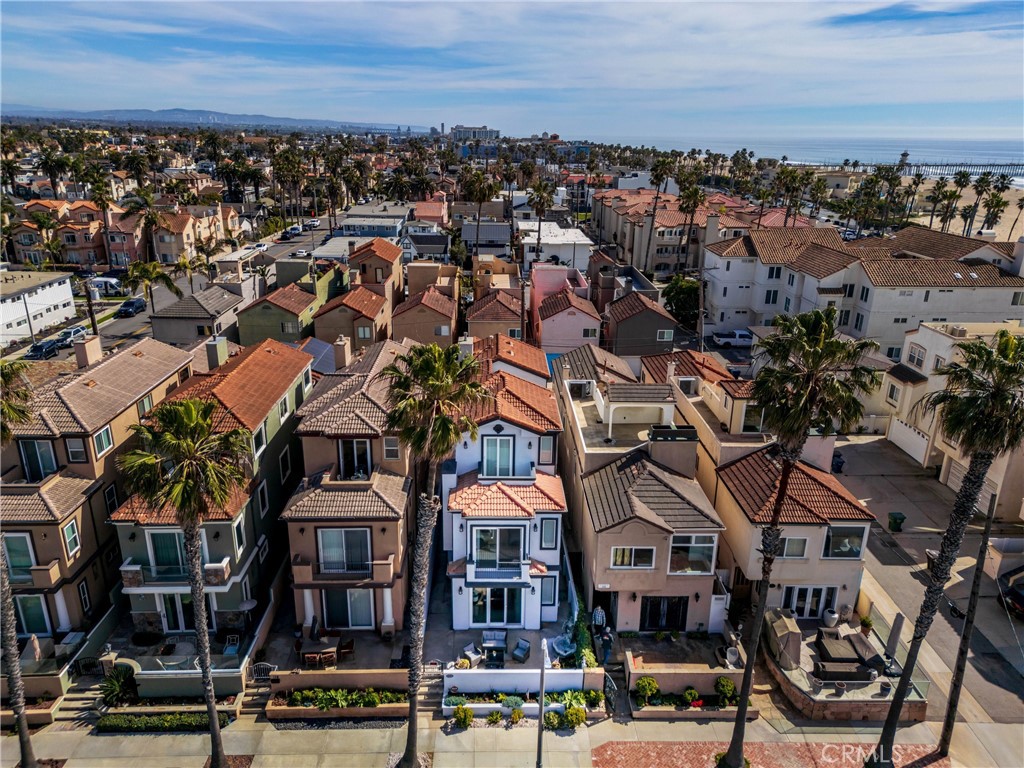 https://media.crmls.org/medias/b8a56429-8c3e-4fbb-8c39-eb4219c3f288.jpg?preset=X-Large