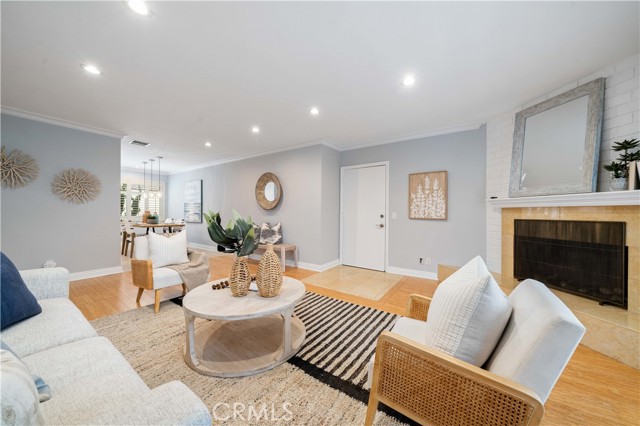 Detail Gallery Image 3 of 25 For 923 17th St #4,  Santa Monica,  CA 90403 - 2 Beds | 2 Baths