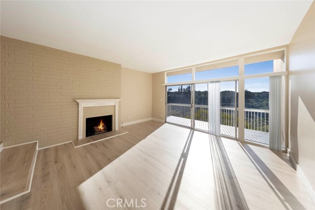 Detail Gallery Image 4 of 24 For 757 Domingo #D,  Newport Beach,  CA 92660 - 2 Beds | 2 Baths