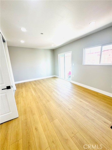 9231 La Salle Avenue, Los Angeles CA: https://media.crmls.org/medias/b8a603c4-59a8-4ce2-9f08-7a18c54bcec0.jpg