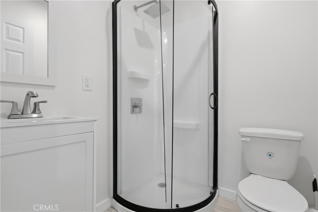 https://media.crmls.org/medias/b8a66723-54ba-47c1-8f23-37f077e11bc2.jpg?preset=X-Large