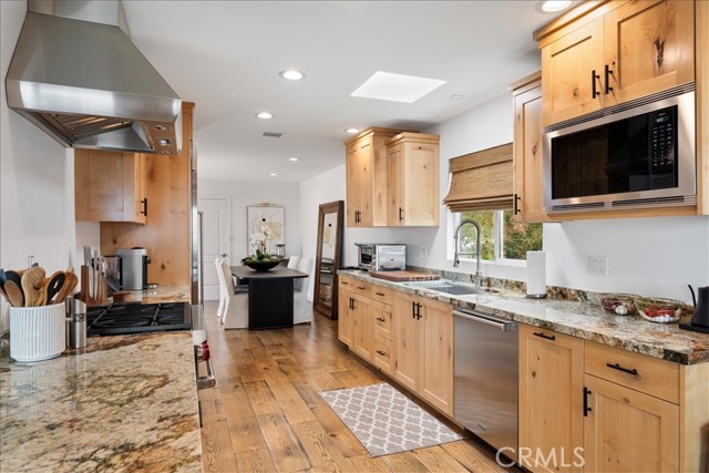 Detail Gallery Image 12 of 41 For 804 W Highpoint Dr, Claremont,  CA 91711 - 2 Beds | 2 Baths