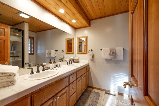 Detail Gallery Image 19 of 44 For 42690 Edgehill Pl, Big Bear Lake,  CA 92315 - 3 Beds | 2 Baths