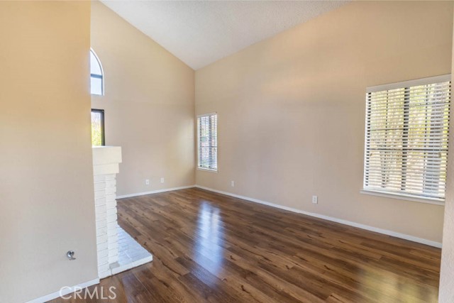Detail Gallery Image 4 of 29 For 1217 Iris Ct, Lompoc,  CA 93436 - 3 Beds | 2/1 Baths