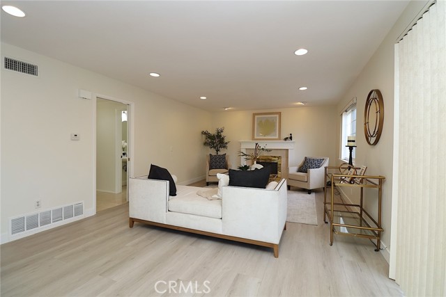 12525 Semora Street, Cerritos CA: https://media.crmls.org/medias/b8a7d95b-7ef9-4e5d-8034-f6d3a9af1de2.jpg