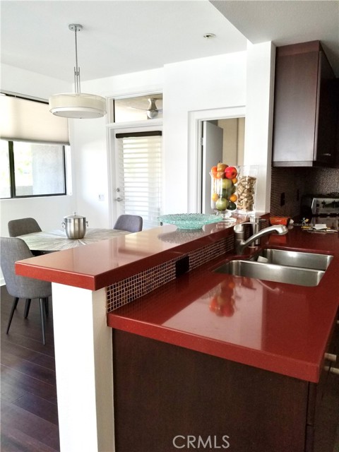 Detail Gallery Image 3 of 16 For 850 E Palm Canyon Dr #203,  Palm Springs,  CA 92264 - 2 Beds | 2 Baths