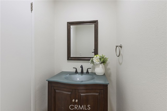 1722 Mitchell Avenue, Tustin CA: https://media.crmls.org/medias/b8a80496-ae86-45f6-a358-53d1b49e7494.jpg