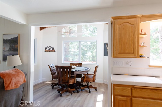 Detail Gallery Image 11 of 28 For 395 Primrose Cir, Lake Arrowhead,  CA 92352 - 4 Beds | 2/1 Baths