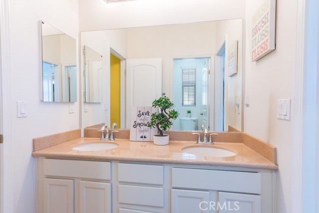 Detail Gallery Image 17 of 58 For 20413 Janzer Ct, Newhall,  CA 91350 - 5 Beds | 3 Baths