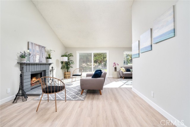 Detail Gallery Image 2 of 20 For 1170 Valley Spring, Colton,  CA 92324 - 3 Beds | 2 Baths