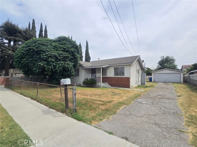2516 Tamora Avenue, South El Monte CA: https://media.crmls.org/medias/b8a909c7-2431-4dc6-9fa7-472783eb00dc.jpg