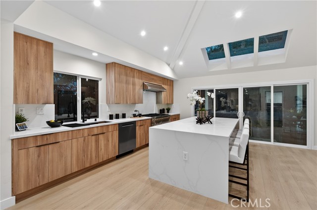 Detail Gallery Image 13 of 45 For 5506 Forest Cove, Agoura Hills,  CA 91301 - 4 Beds | 3/1 Baths