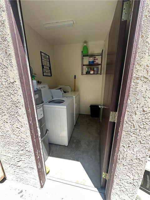 Detail Gallery Image 11 of 11 For 1209 Beryl St #C,  Redondo Beach,  CA 90277 - 2 Beds | 1/1 Baths