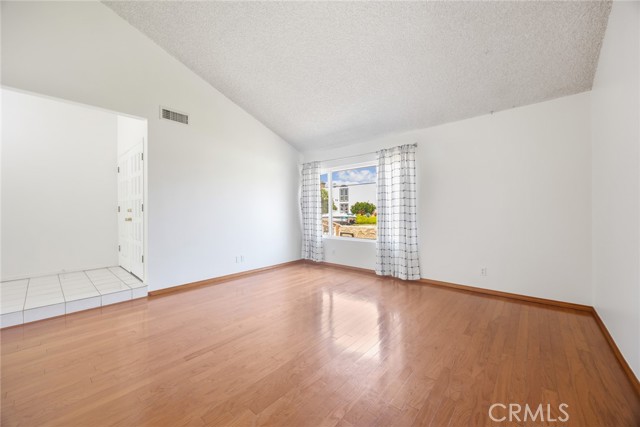 Image 17 of 71 For 1646 Mobeck Street