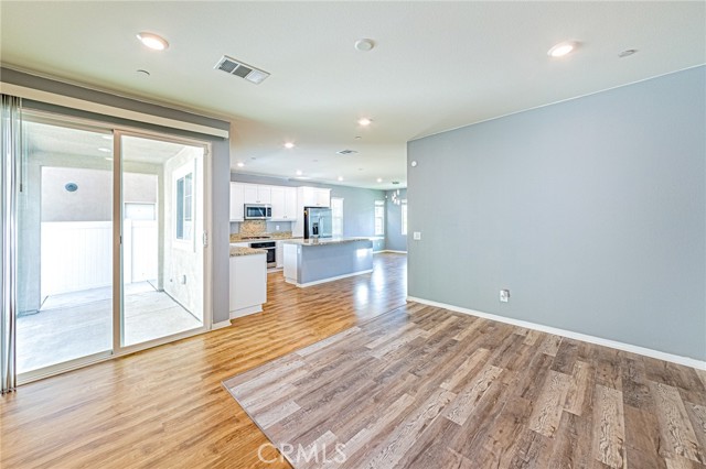 Detail Gallery Image 9 of 49 For 15950 Osprey Ave, Chino,  CA 91708 - 3 Beds | 2/1 Baths