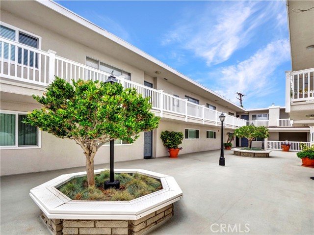 2411 Prospect Avenue, Hermosa Beach, California 90254, 1 Bedroom Bedrooms, ,1 BathroomBathrooms,Residential,Sold,Prospect,PV22093265