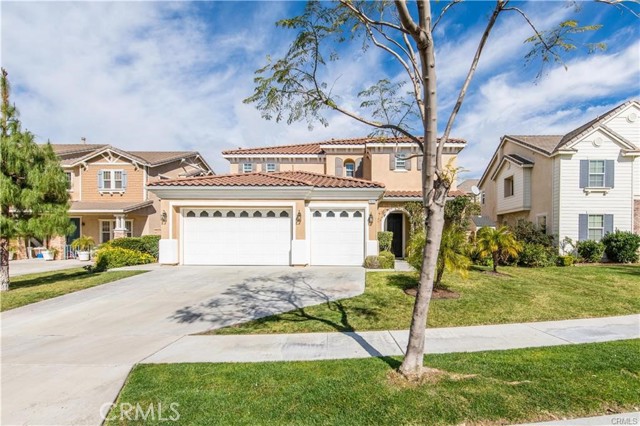 Detail Gallery Image 1 of 10 For 15622 Marnie Pl, Fontana,  CA 92336 - 4 Beds | 2/1 Baths