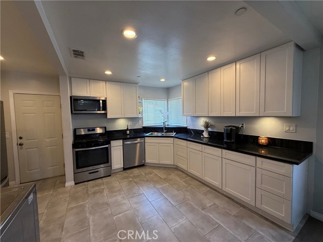 13906 S Kalsman Avenue, Compton CA: https://media.crmls.org/medias/b8ac02a0-07ca-41bb-b3be-cccff0f5b778.jpg