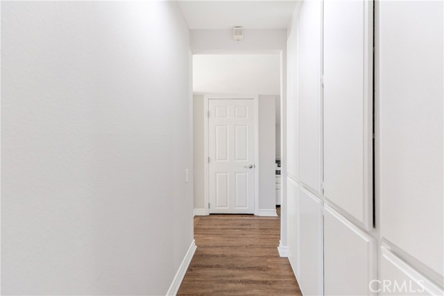 10670 Deering Avenue, Chatsworth CA: https://media.crmls.org/medias/b8ac31d7-b2d4-44aa-ab55-2c852d18273a.jpg