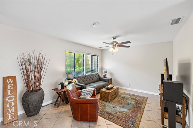 Detail Gallery Image 4 of 28 For 2870 N Cottonwood St, Unit 2, Orange,  CA 92865 - 3 Beds | 1/1 Baths