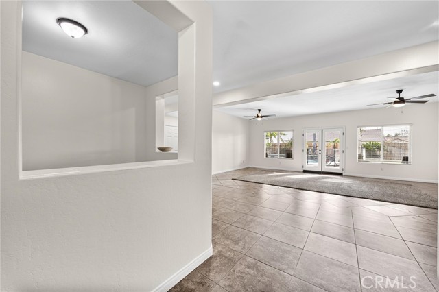 11515 Regarse, Bakersfield CA: https://media.crmls.org/medias/b8acaab1-4e7b-4810-bb85-8cd812e21fed.jpg