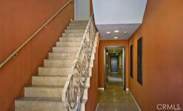 Detail Gallery Image 8 of 15 For 8420 Blackburn Ave #102,  Los Angeles,  CA 90048 - 2 Beds | 2 Baths