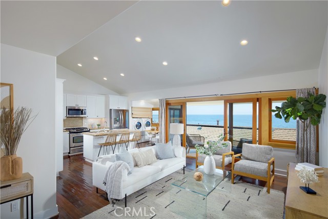 Detail Gallery Image 2 of 10 For 2857 Wards Ter, Laguna Beach,  CA 92651 - 2 Beds | 2 Baths
