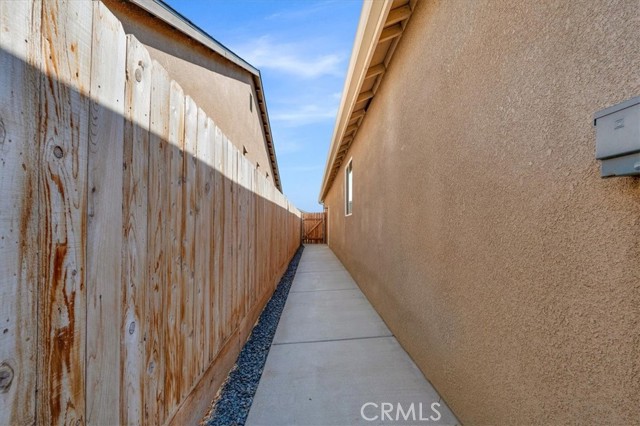 Detail Gallery Image 55 of 61 For 1936 S Red Rock Dr, Hanford,  CA 93230 - 5 Beds | 3/1 Baths